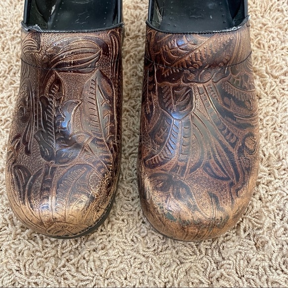 Dansko 41 professional clogs slip on shoes weathered tooled brown shoe - Picture 5 of 11